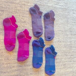 Bombas NWOT 3 pair Ankle Socks Medium Golf Mid-Weight Fun Colors